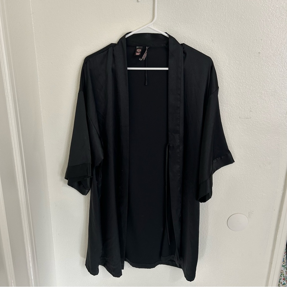 Victoria's Secret Robe Women's XS/S Black Open Tie Satin Solid 3/4 Sleeve